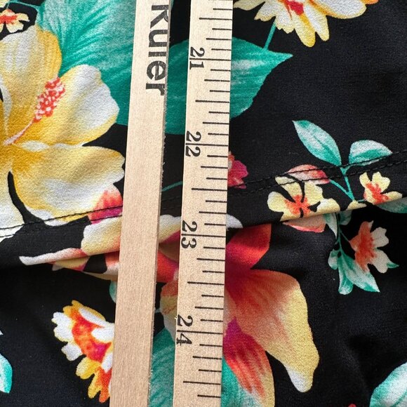 Rafaella Womens Dark Floral Keyhole Back Asymmetric Hem Top 1X Dark Fairy Whimsy - Picture 8 of 8